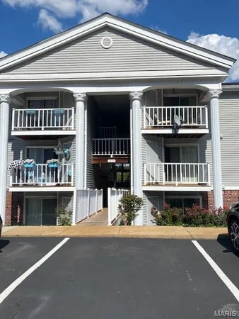 $1,450 | 1239 Creve Coeur Crossing Lane, Unit F, Chesterfield, MO 63017