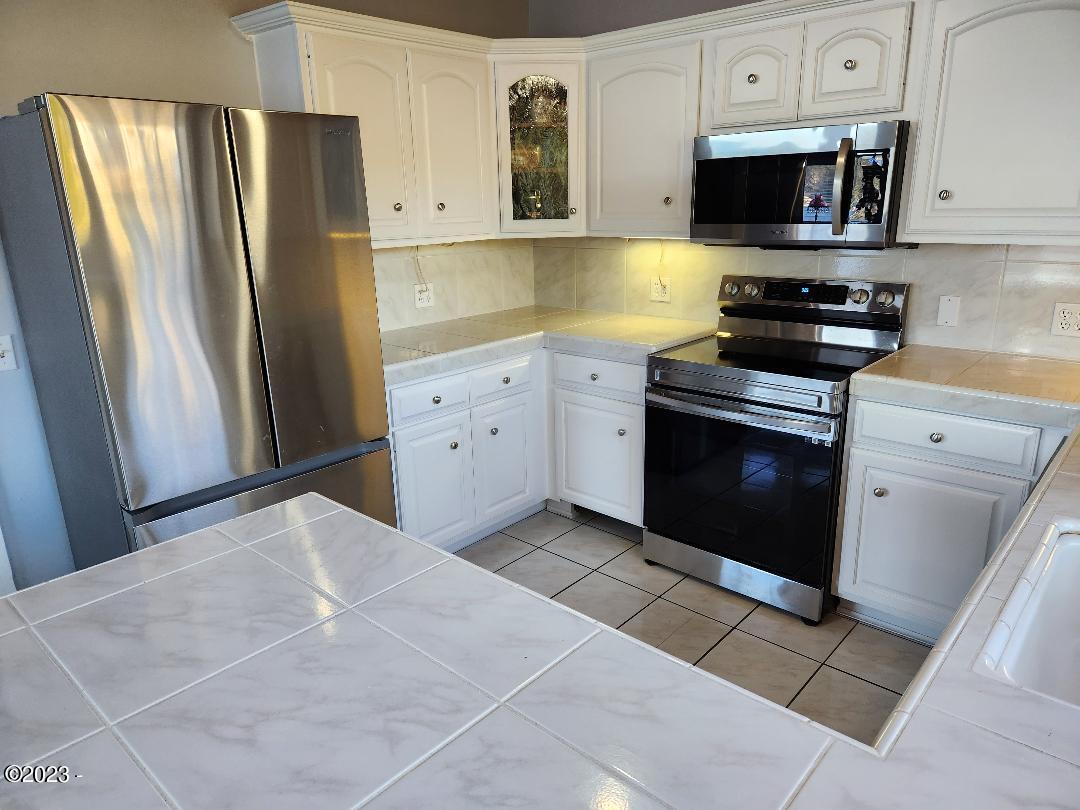 3131 Northeast Johns Loop Neotsu, OR 97364 - Photo 10 of 38 New Samsung appliances