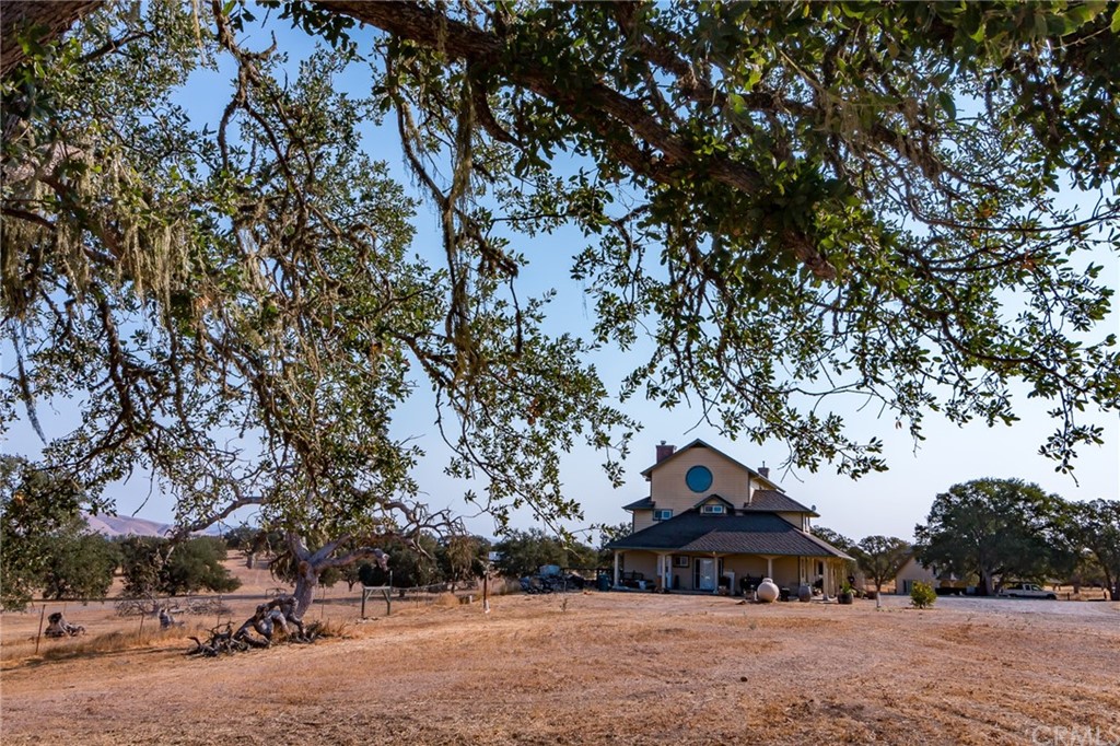 2 Homes 7150 & 7154 Benton Rd, Paso Robles on approx 10 usable acres