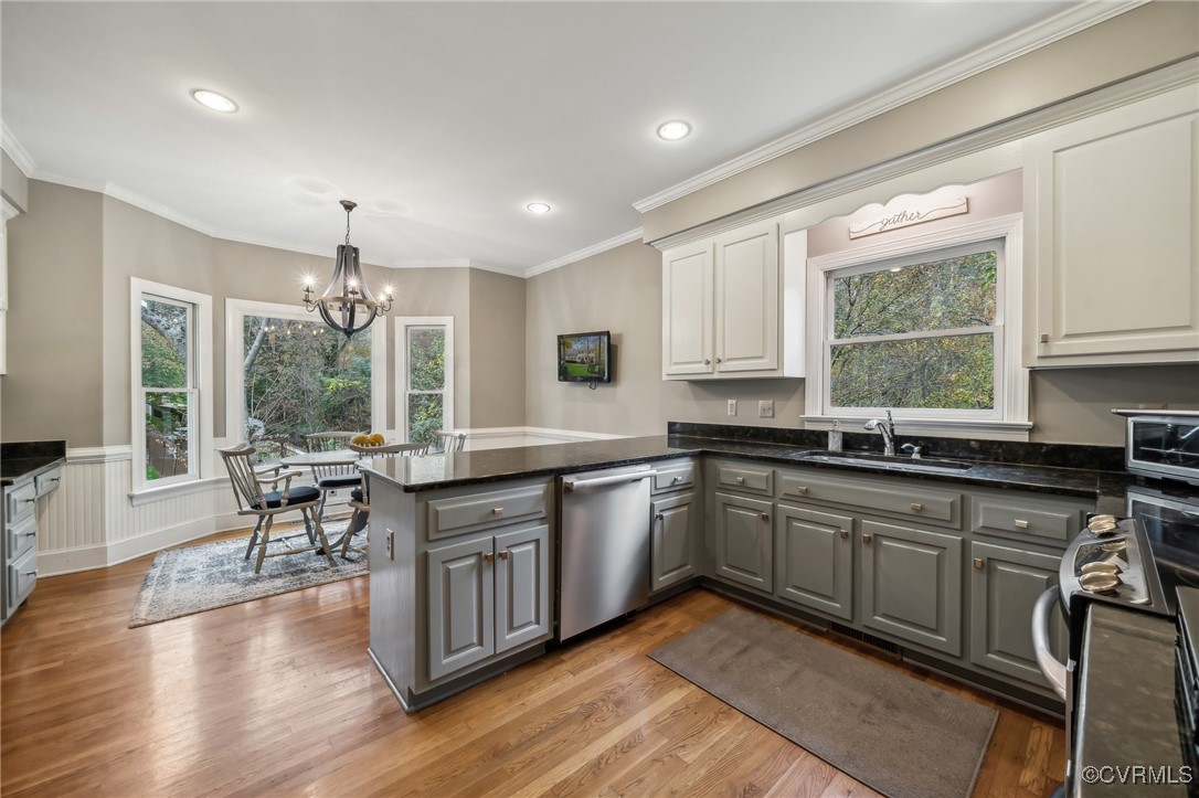 12802 Craystone Circle Midlothian, VA 23113 - Photo 15 of 50 a kitchen with lots of counter top space and dining table
