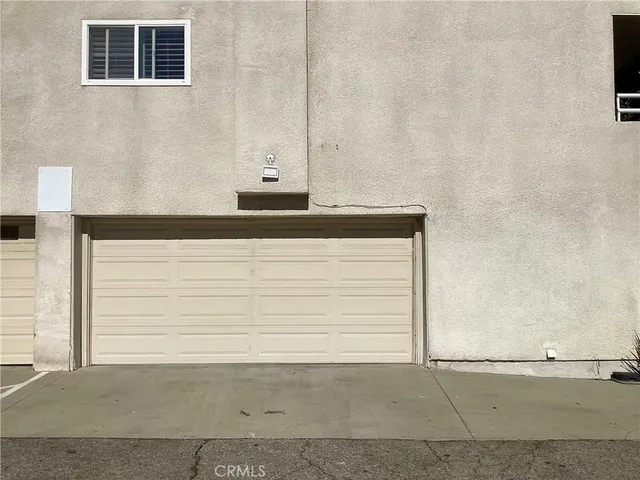 a view of a garage