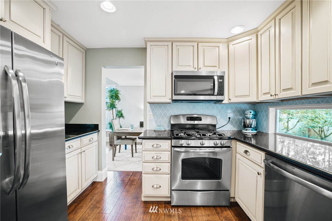 3419 241st Place Southeast Sammamish, WA 98029 - Photo 11 of 35 Gallery Image 11