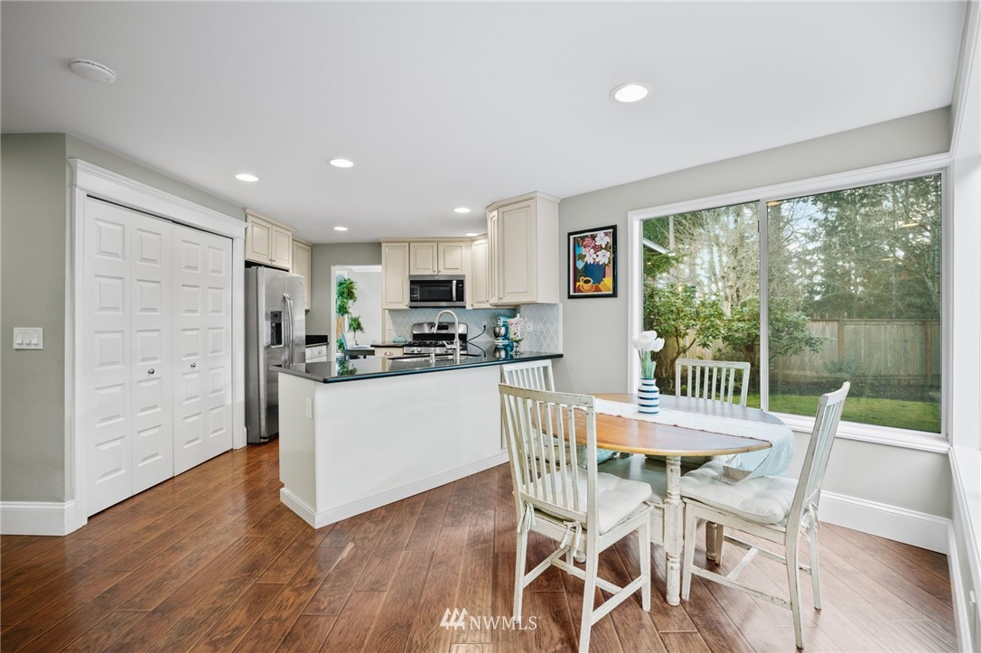 3419 241st Place Southeast Sammamish, WA 98029 - Photo 12 of 35 Gallery Image 12