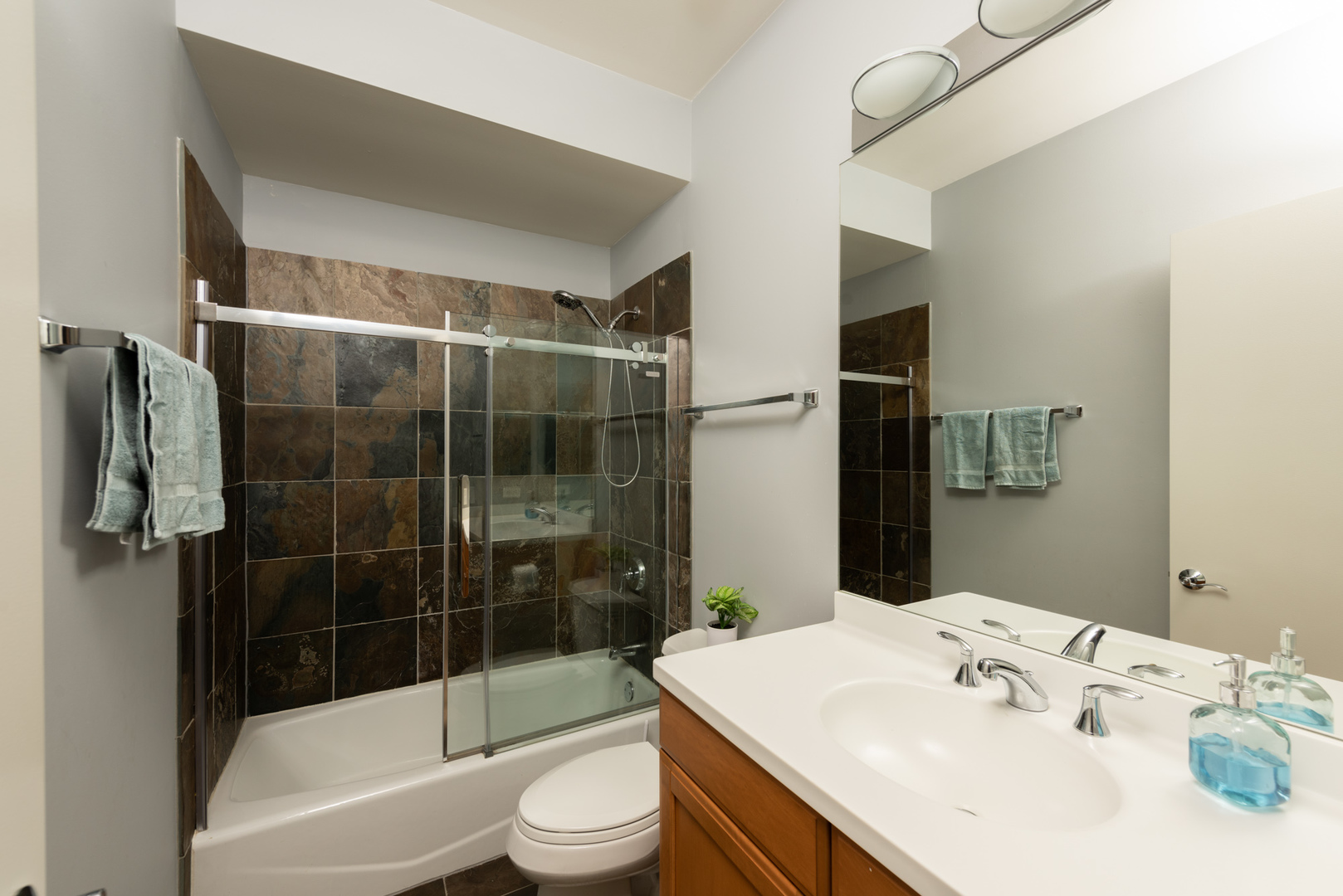 1137 West Monroe Street, Unit 16 Chicago, IL 60607 - Photo 12 of 27