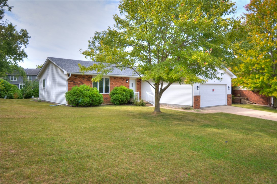 933 West Frank Drive Decatur, IL 62526 - Photo 2 of 30