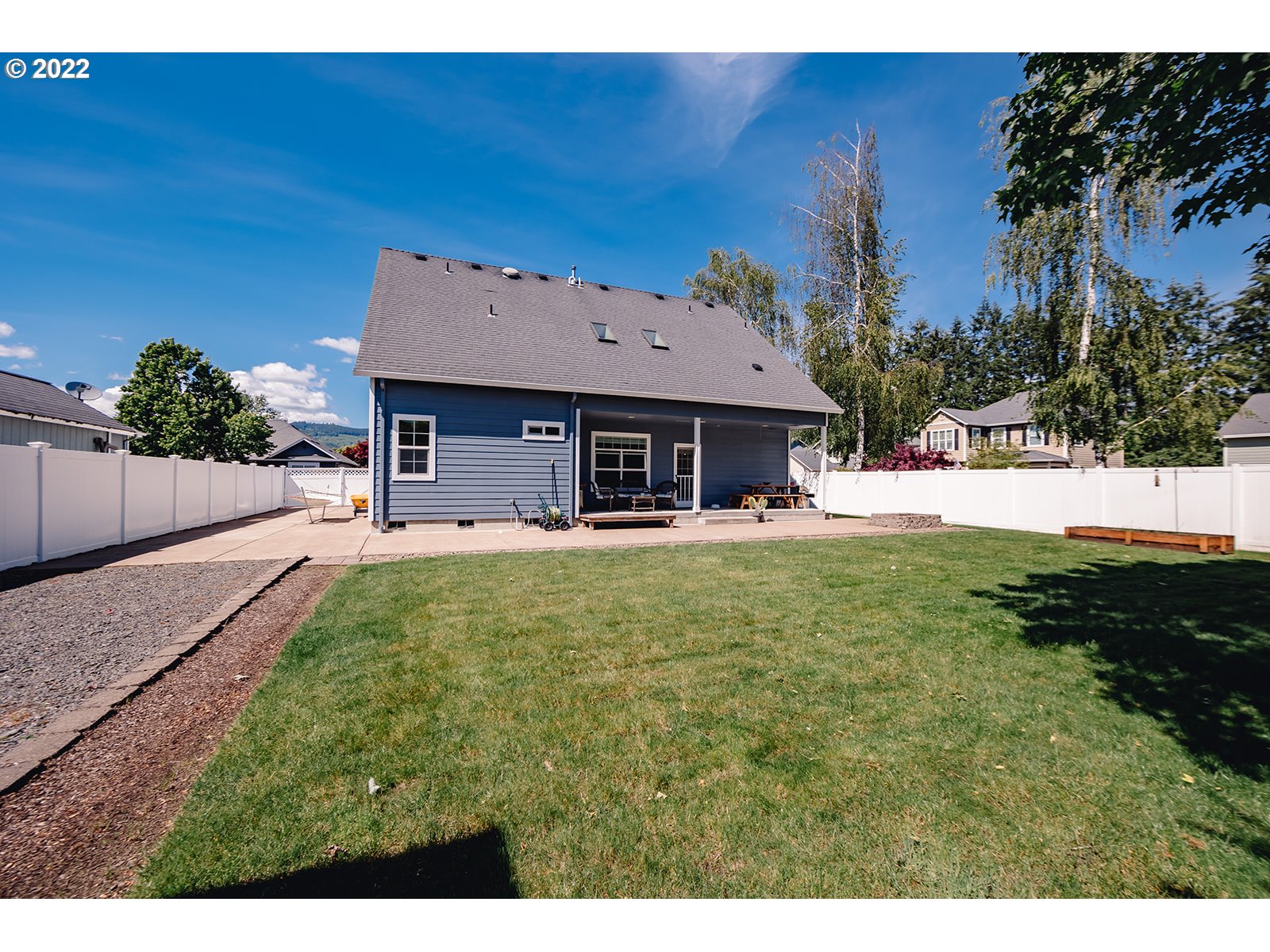 7193 F Place Springfield, OR 97478 - Photo 31 of 32 a house view with a garden space