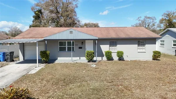 $2,200 | 7717 West Hiawatha Street, Tampa, FL 33615