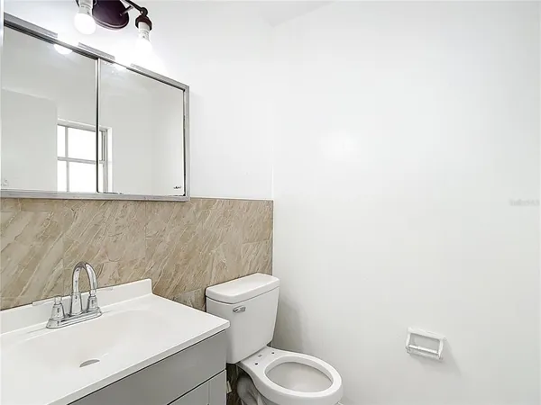 $2,200 | 7717 West Hiawatha Street, Tampa, FL 33615