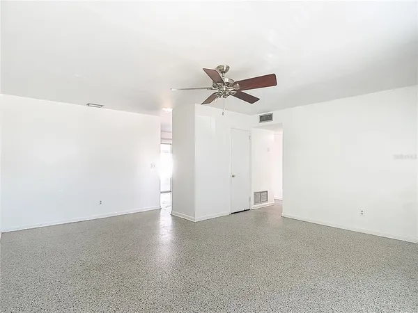 $2,200 | 7717 West Hiawatha Street, Tampa, FL 33615