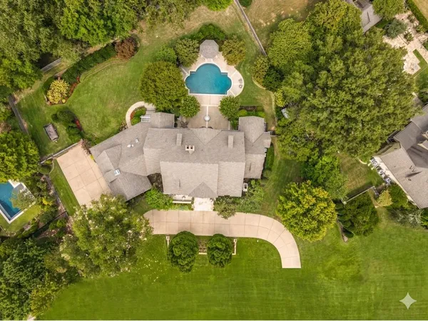 $1,985,000 | 9320 Gwynn Hollow Cove, Germantown, TN 38139