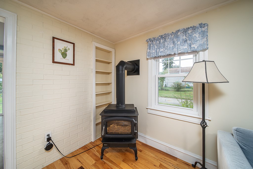 46 State Street Warwick, RI 02889 - Photo 8 of 39 Gallery Image 8