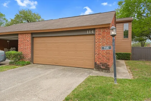 $229,900 | 114 Wilshire Court, Irving, TX 75061