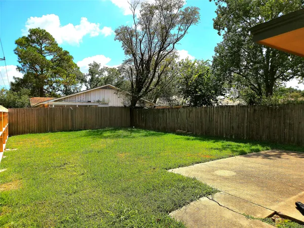 $1,700 | 1546 Ramada Drive, Houston, TX 77062