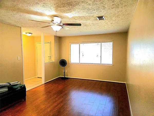 $1,700 | 1546 Ramada Drive, Houston, TX 77062