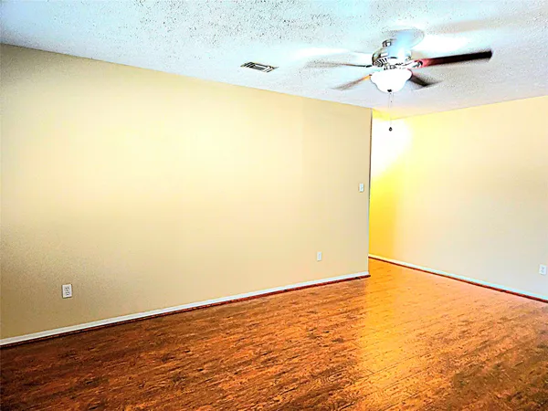 $1,700 | 1546 Ramada Drive, Houston, TX 77062