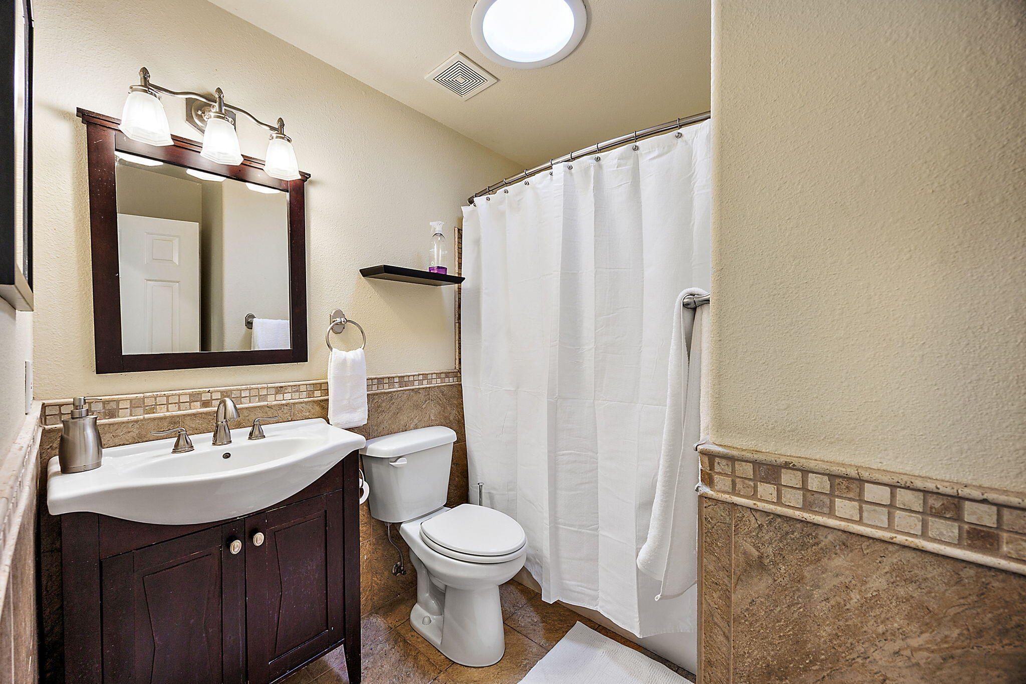 260 Arnos Road Talent, OR 97540 - Photo 10 of 37 ApxAS (29)