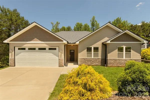 $500,000 | 48 River Walk Drive, Asheville, NC 28804