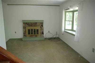 8320 Linden Road Fenton, MI 48430 - Photo 8 of 13 20157035-7.JPG