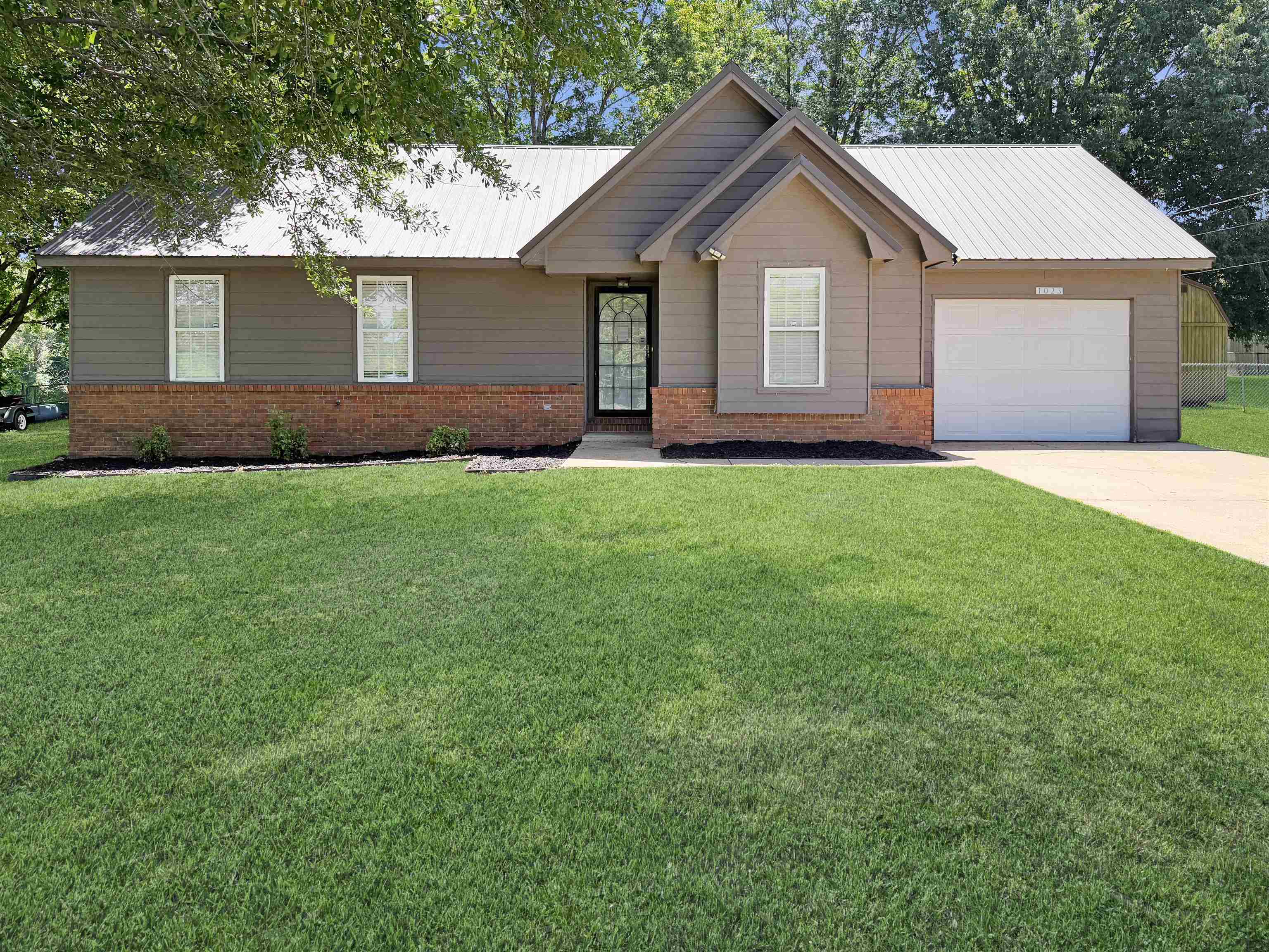 1023 Tracy Road Millington, TN 38053 - Photo 2 of 14