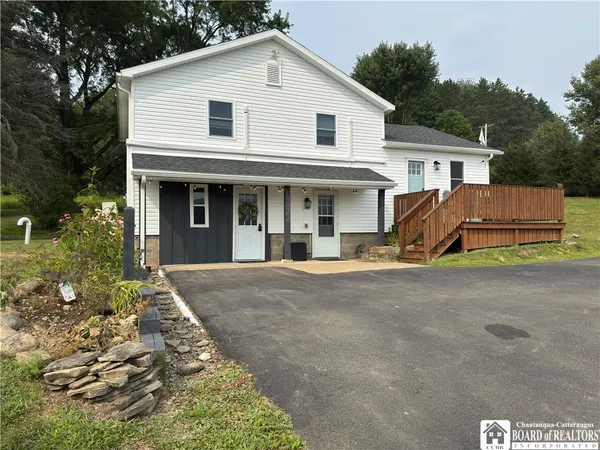$529,900 | 5544 Sugartown Road, Great Valley, NY 14741