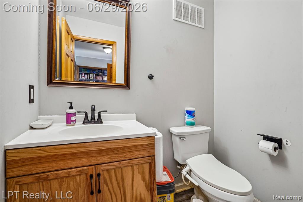 3070 Reeder Road Clarkston, MI 48346 - Photo 17 of 23