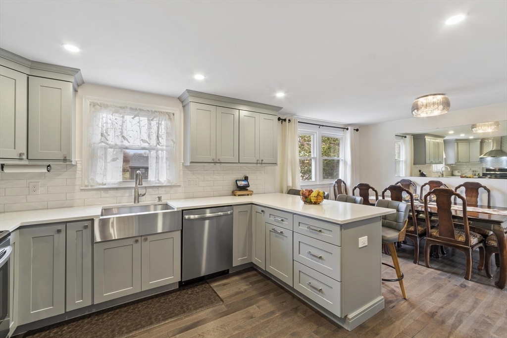 17 Horseshoe Road Dracut, MA 01826 - Photo 11 of 42