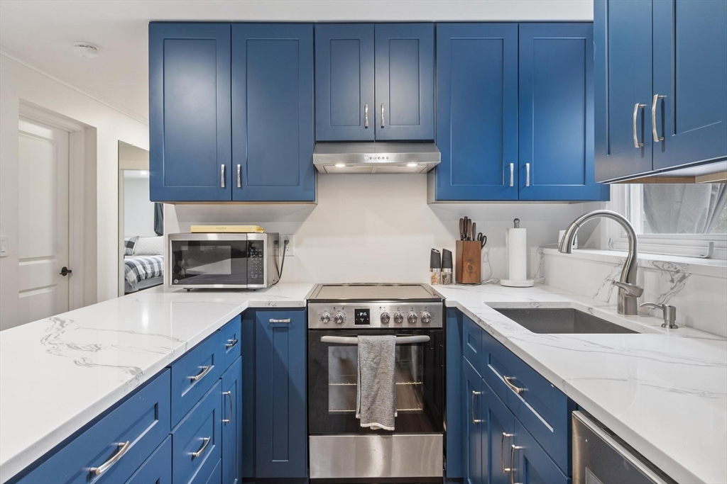 17 Horseshoe Road Dracut, MA 01826 - Photo 33 of 42