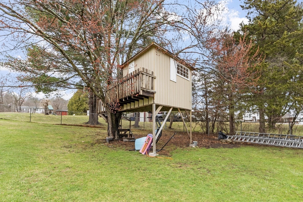 17 Horseshoe Road Dracut, MA 01826 - Photo 38 of 42