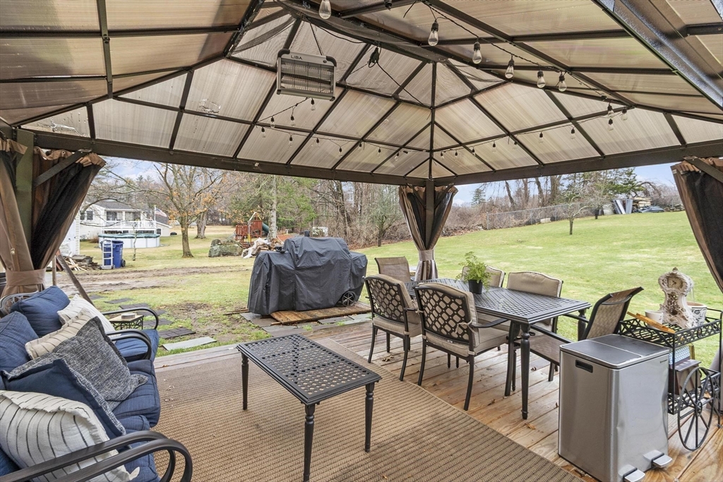 17 Horseshoe Road Dracut, MA 01826 - Photo 4 of 42