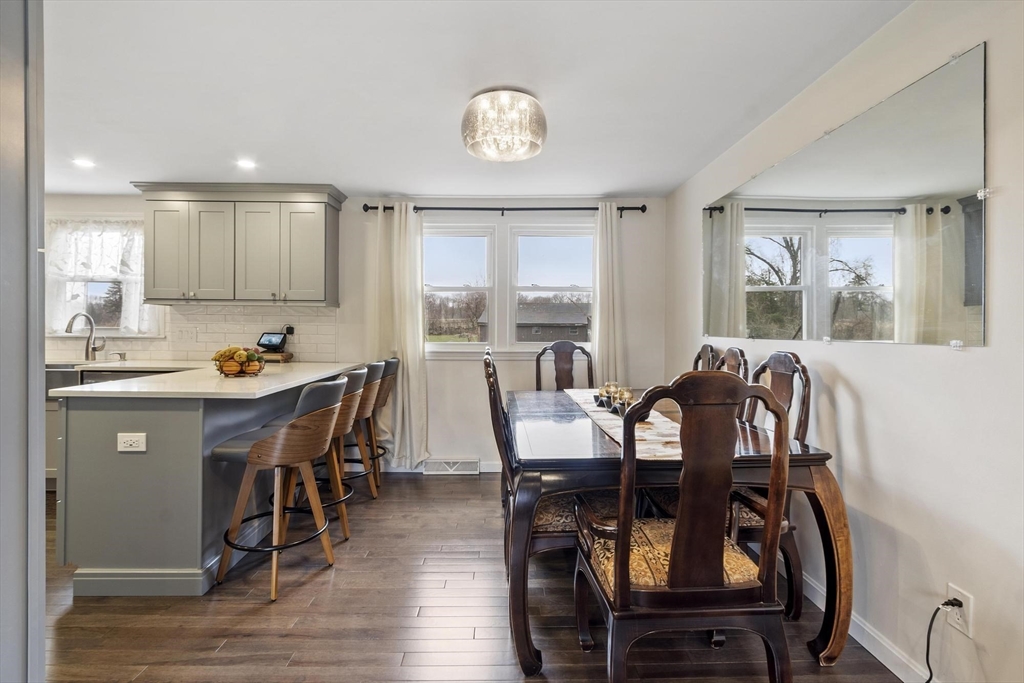 17 Horseshoe Road Dracut, MA 01826 - Photo 5 of 42