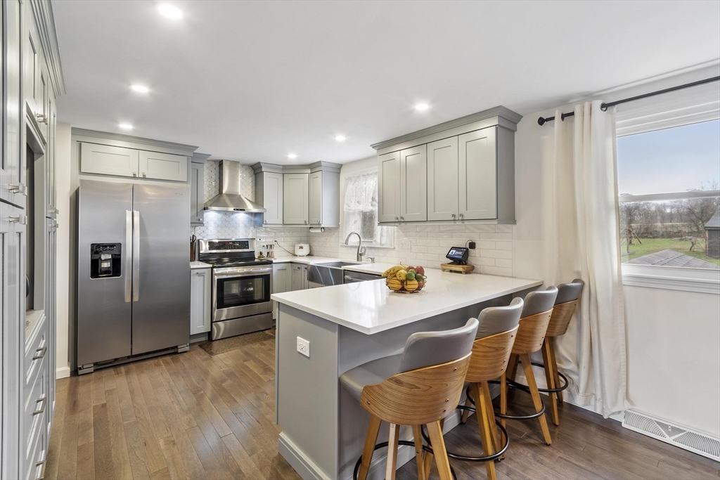 17 Horseshoe Road Dracut, MA 01826 - Photo 6 of 42