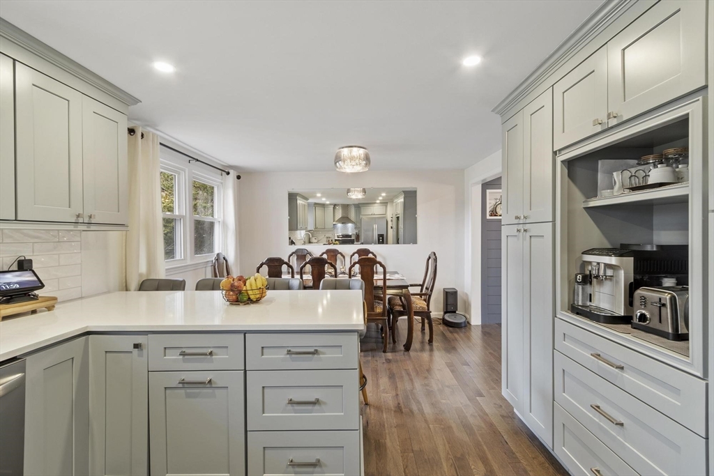 17 Horseshoe Road Dracut, MA 01826 - Photo 9 of 42