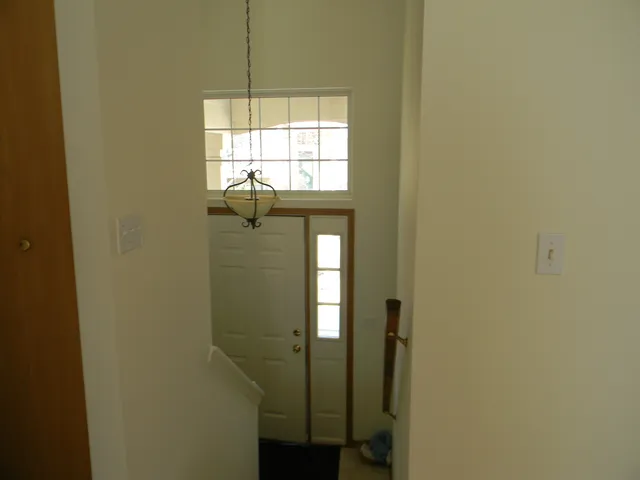 $2,100 | 1542 Sauganash Court, Gurnee, IL 60031