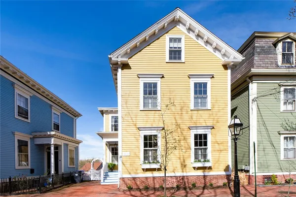 $1,279,000 | 18 Benefit Street, Providence, RI 02904