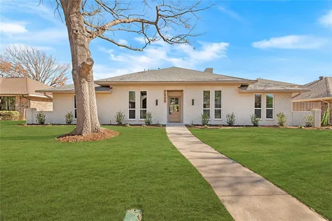 $900,000 | 7220 Claybrook Drive, Dallas, TX 75231