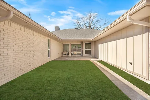 $900,000 | 7220 Claybrook Drive, Dallas, TX 75231
