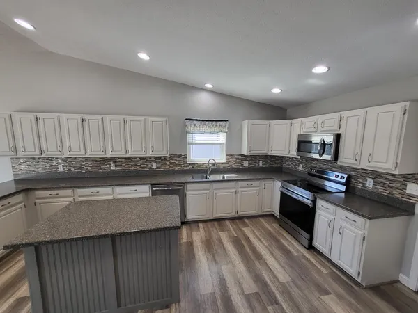 $699,900 | 1331 Heidi Haven Drive, Lawrenceburg, IN 47025