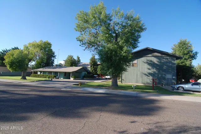 $1,255 | 2416 West Augusta Avenue, Unit 4, Phoenix, AZ 85021