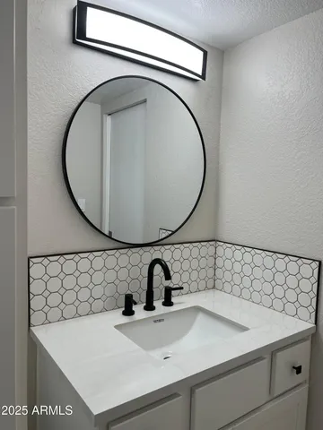 $1,255 | 2416 West Augusta Avenue, Unit 4, Phoenix, AZ 85021