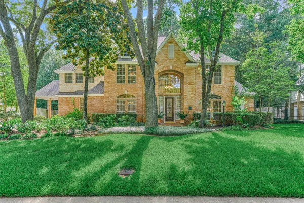 $1,050,000 | 11 Turtle Rock Court, The Woodlands, TX 77381