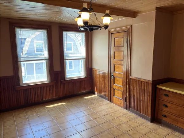 $1,900 | 51 Summer Street, Unit 2, Westerly, RI 02891