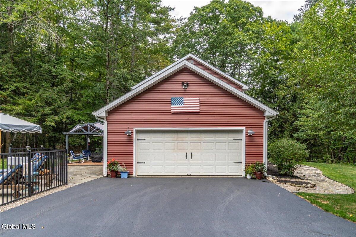 38 Thunderbird Drive Queensbury, NY 12804 - Photo 4 of 60 009-38 Thunderbird Dr-9
