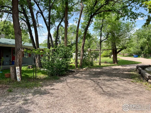 a view of outdoor space with city view