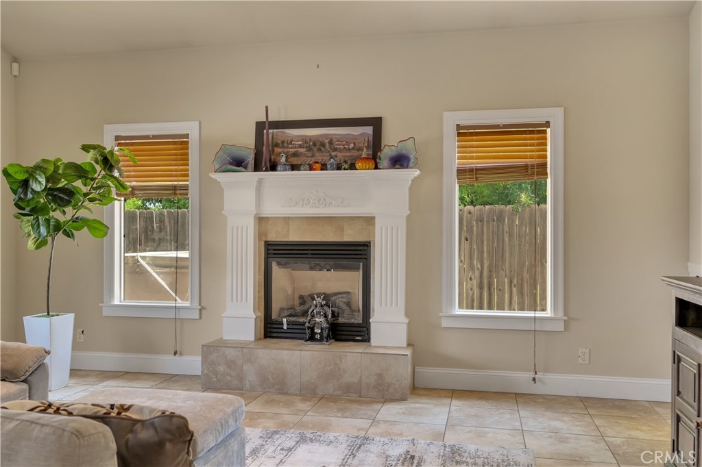 39 Redeemers Loop Chico, CA 95973 - Photo 14 of 55 a living room with furniture and a window