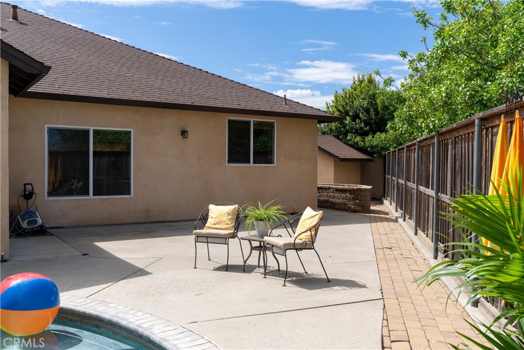 39 Redeemers Loop Chico, CA 95973 - Photo 46 of 55 a backyard of a house with table and chairs