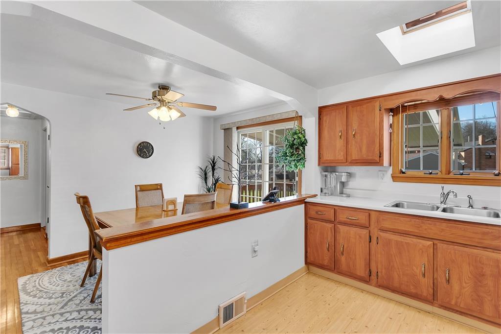 2054 Noblestown Road Pittsburgh, PA 15205 - Photo 11 of 26 Gallery Image 11