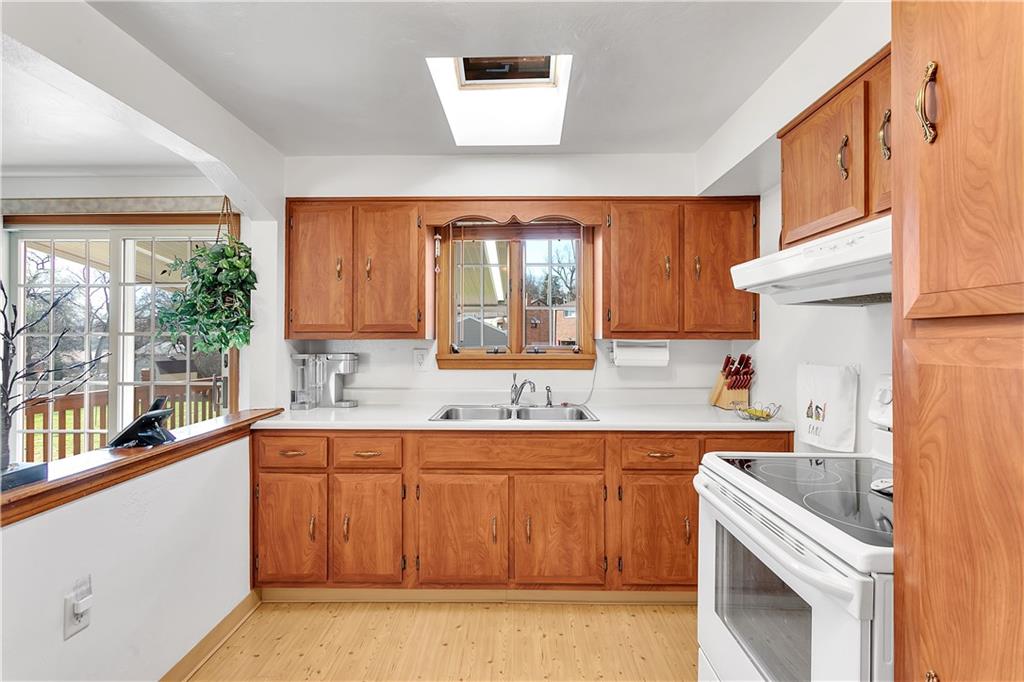 2054 Noblestown Road Pittsburgh, PA 15205 - Photo 10 of 26 Gallery Image 10