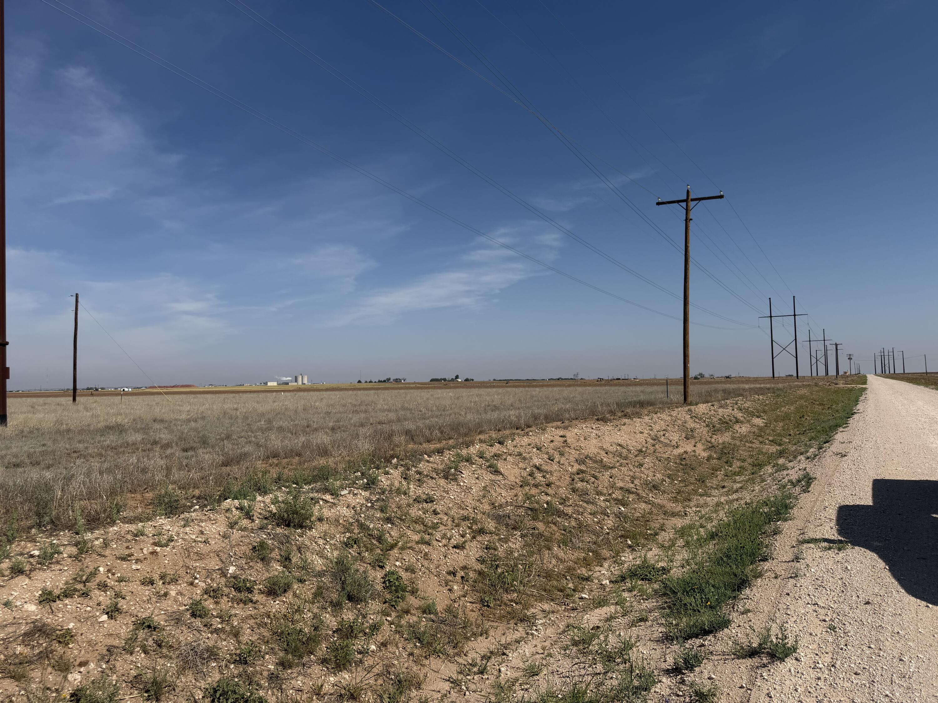 1704 Hawk Road Levelland, TX 79336 - Photo 4 of 4 IMG_2720