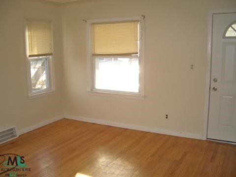 8035 Stephens Road Center Line, MI 48015 - Photo 5 of 12 174056-4.JPG