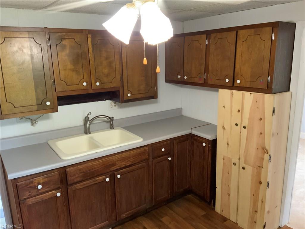 241 Dan River Road Madison, NC 27025 - Photo 11 of 30 Kitchen